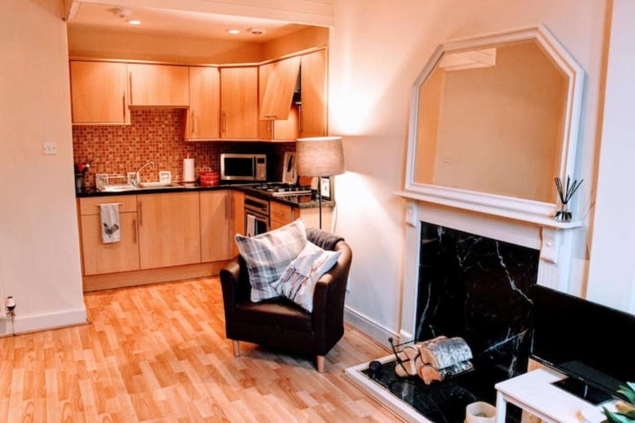 Cosy And Modern Apartment In Central Edimburgo Exterior foto