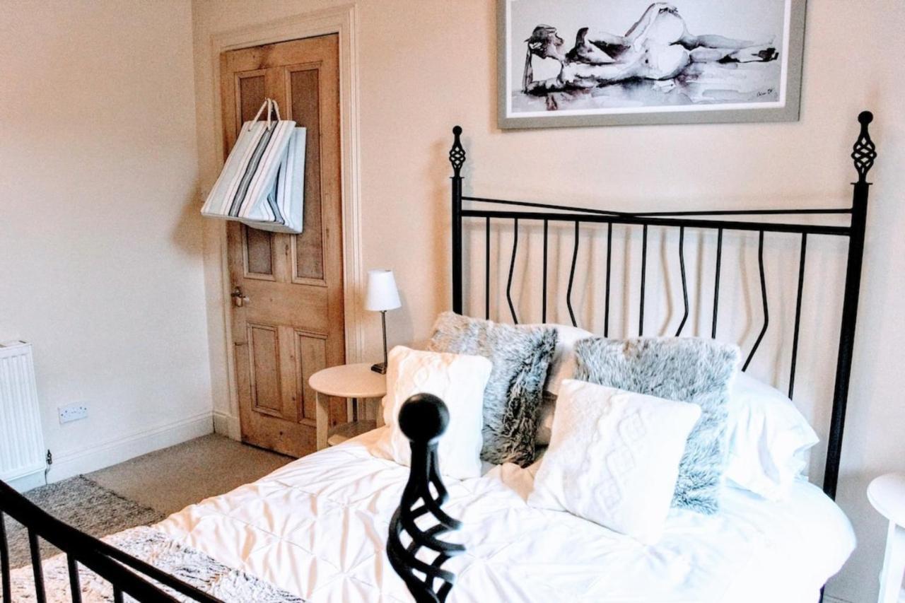 Cosy And Modern Apartment In Central Edimburgo Exterior foto