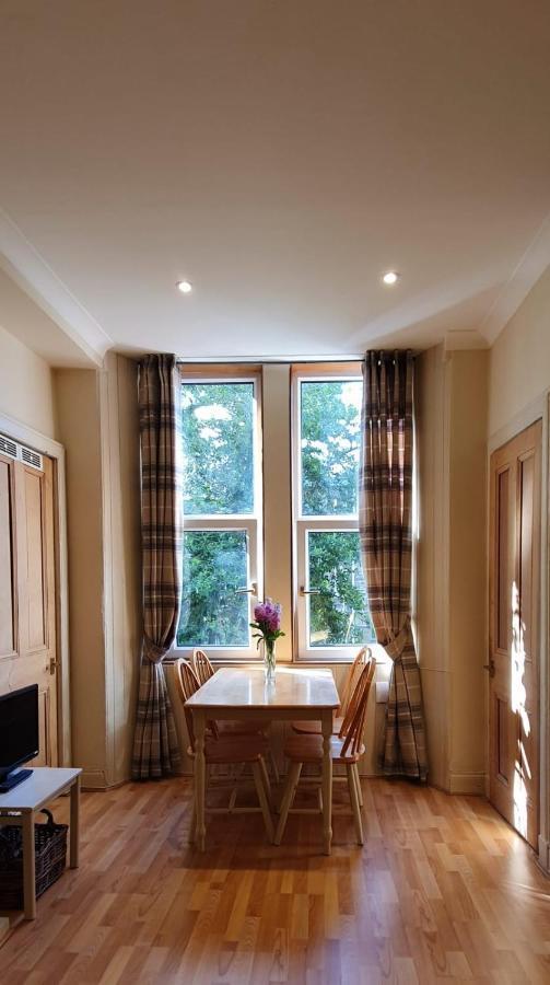 Cosy And Modern Apartment In Central Edimburgo Exterior foto